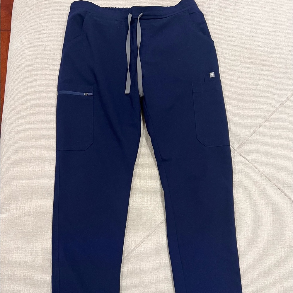 Figs Scrubs Set - Picture 4 of 5